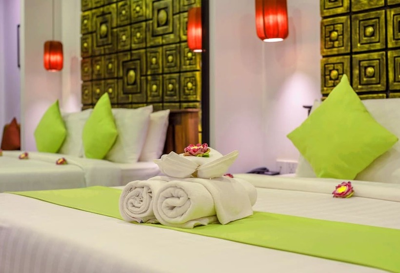 اتاق لوکس با چشم‌انداز استخر, Ladear Angkor Boutique