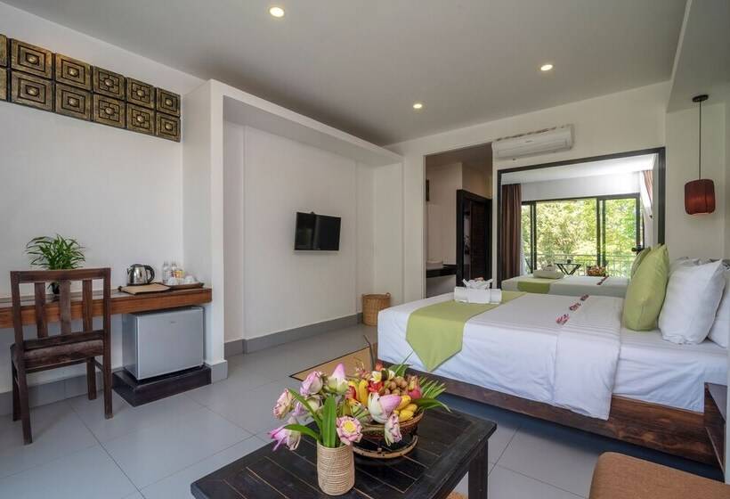 اتاق خانوادگی, Ladear Angkor Boutique