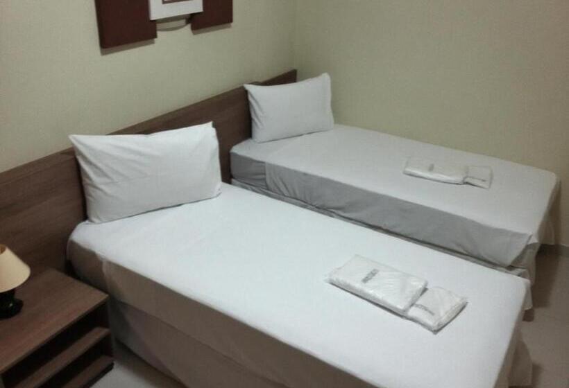 이코노미 룸, Mont Rey