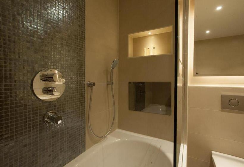 Superior Oda, St George S Hotel   Wembley