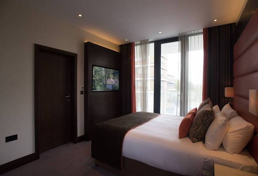 Номер Стандарт, St George S Hotel   Wembley