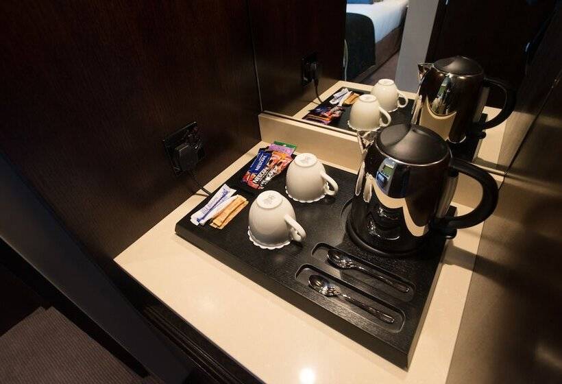 Номер Superior, St George S Hotel   Wembley