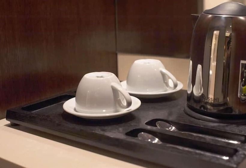 Номер Superior, St George S Hotel   Wembley