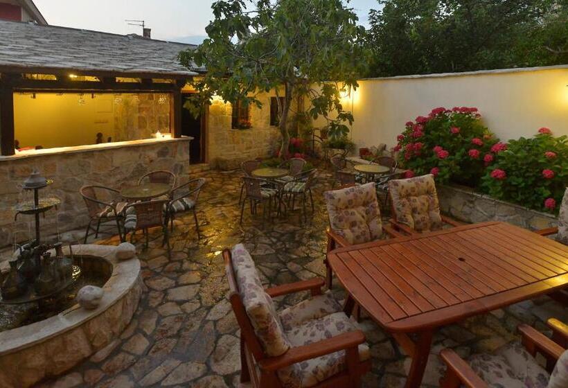 اتاق استاندارد سه نفره, Villa Fortuna