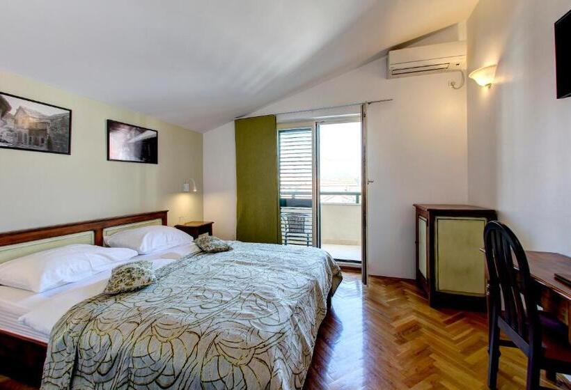 اتاق استاندارد با بالکن, Villa Fortuna