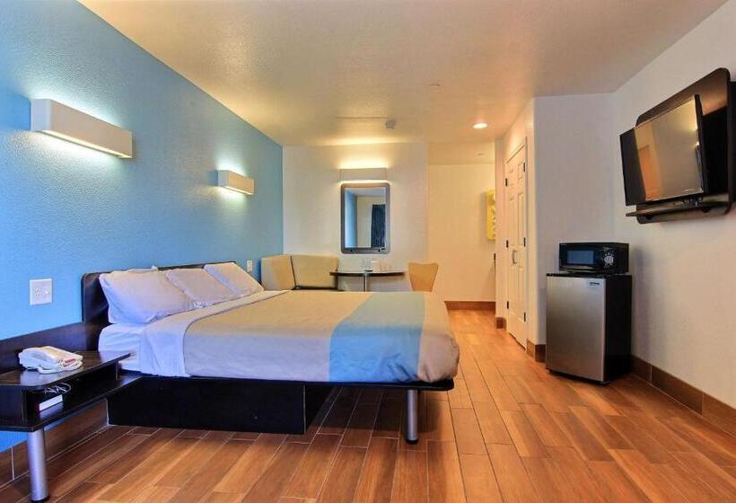 带大床的标准间, Motel 6 Rockport, Tx