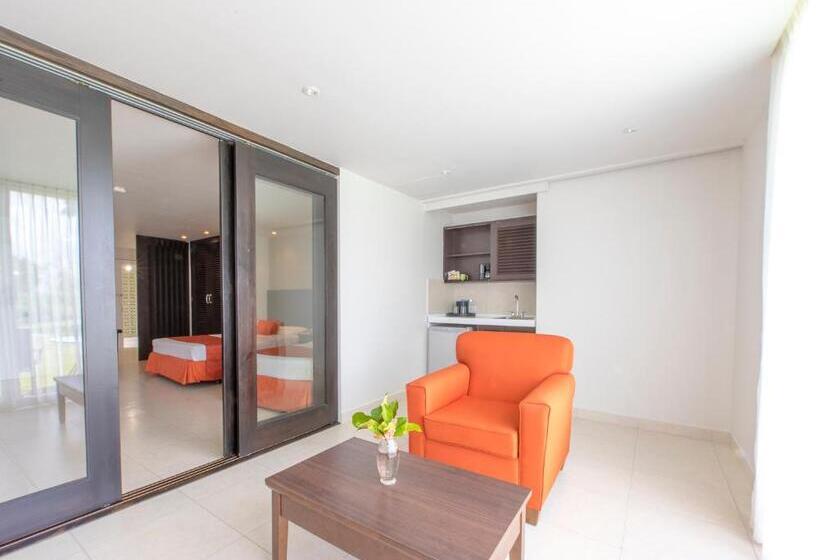 اتاق سوپریور سه تخته, Mount Irvine Bay Resort