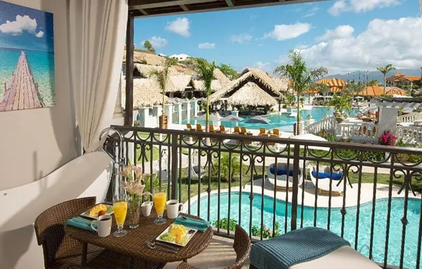 سوئیت جونیور با استخر, Sandals Grenada All Inclusive  Couples Only