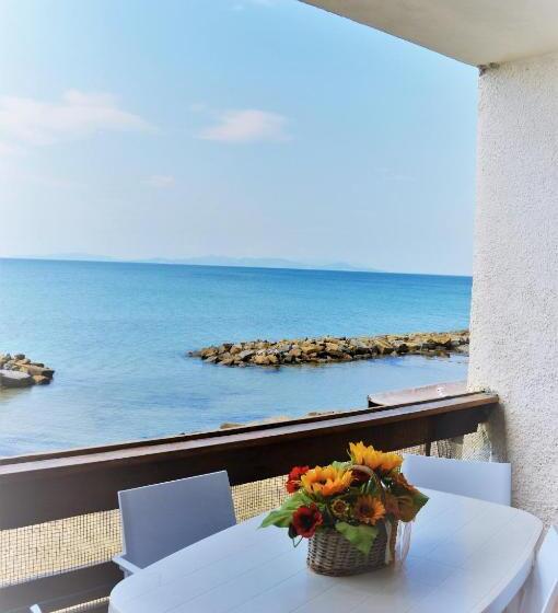 Superior 2-bedroom flat with sea view, Baia Etrusca Resort