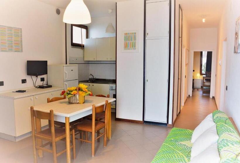דירת 2 חדרים נוף לים, Baia Etrusca Resort