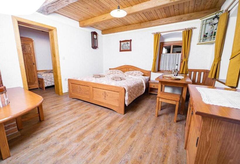 اتاق لوکس سه تخته, Guesthouse Močivnik