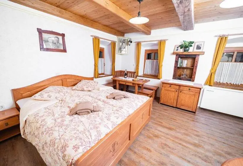 اتاق لوکس سه تخته, Guesthouse Močivnik