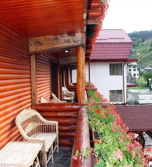 スタンダードトリプルルーム, Pensiunea Moeciu Casa Wiarusti