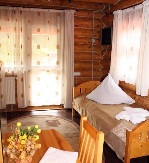 スタンダードトリプルルーム, Pensiunea Moeciu Casa Wiarusti