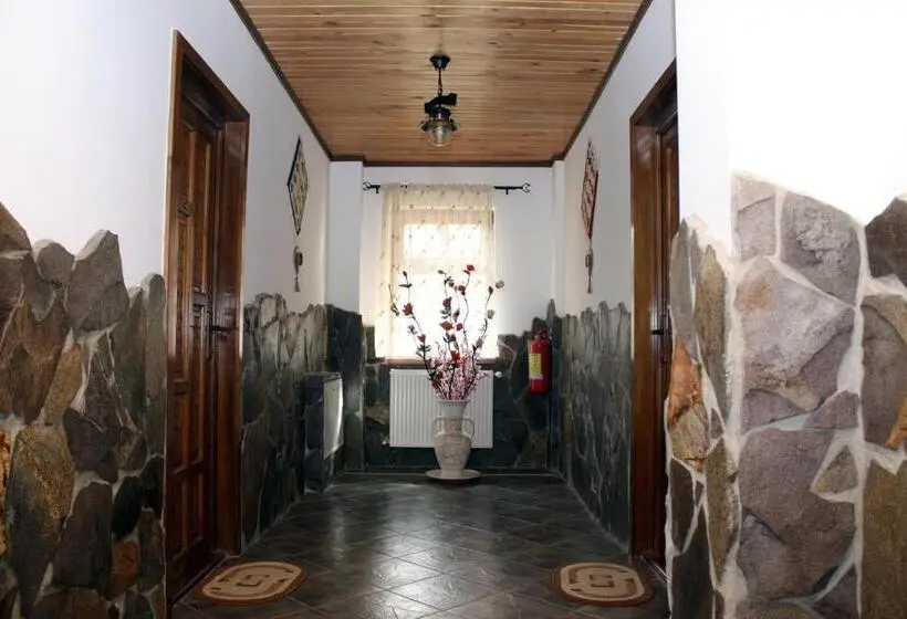 ビラホテル１ベッドルーム, Pensiunea Moeciu Casa Wiarusti