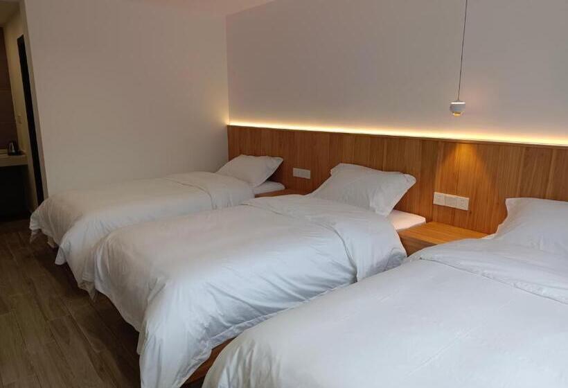 Quarto Triplo Estandar, Huang Mountain Wangfeng