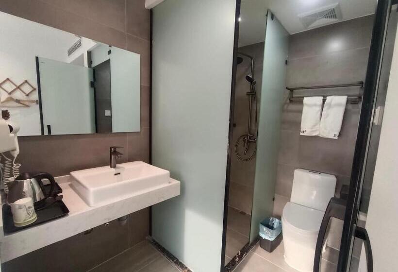 Quarto Estandar, Huang Mountain Wangfeng