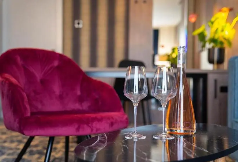 キングサイドベッドのスタンダードワンルーム, Imperio Hotel Cernavoda