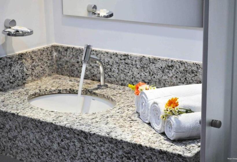 חדר דלוקס, Antonius Imperial