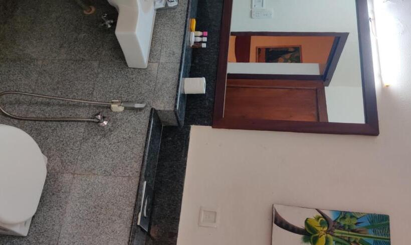 스탠다드 룸 1층, Over The Hill