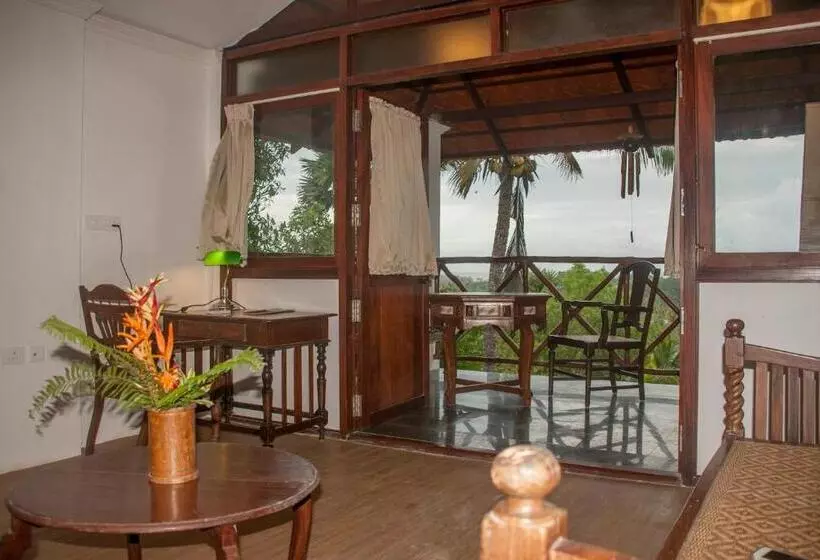 1ベッドルームハウス, Over The Hill