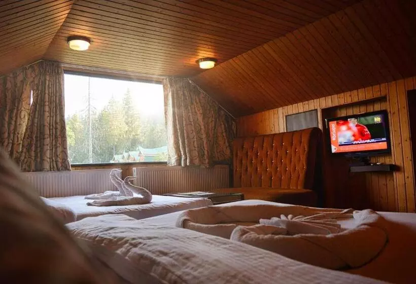 Perhehuone Vuoristonäkymä, Pine Spring Resort Gulmarg