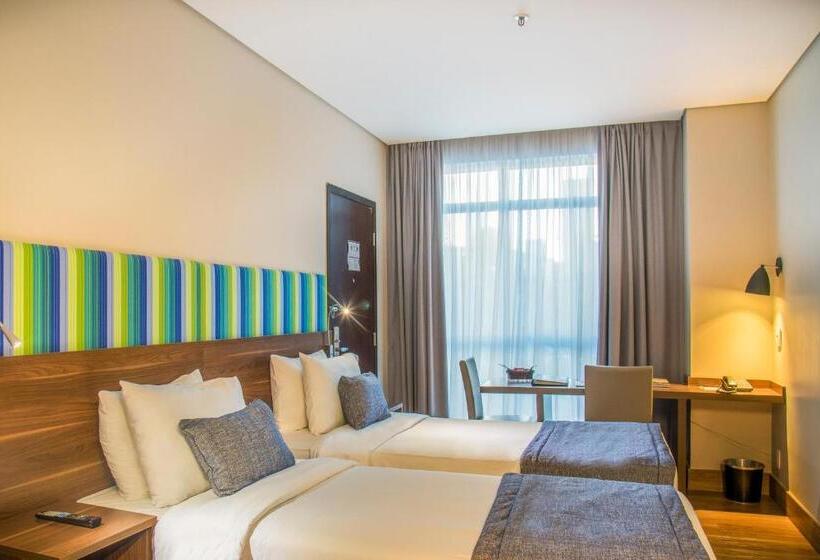 اتاق سوپریور, Prodigy Santos Dumont