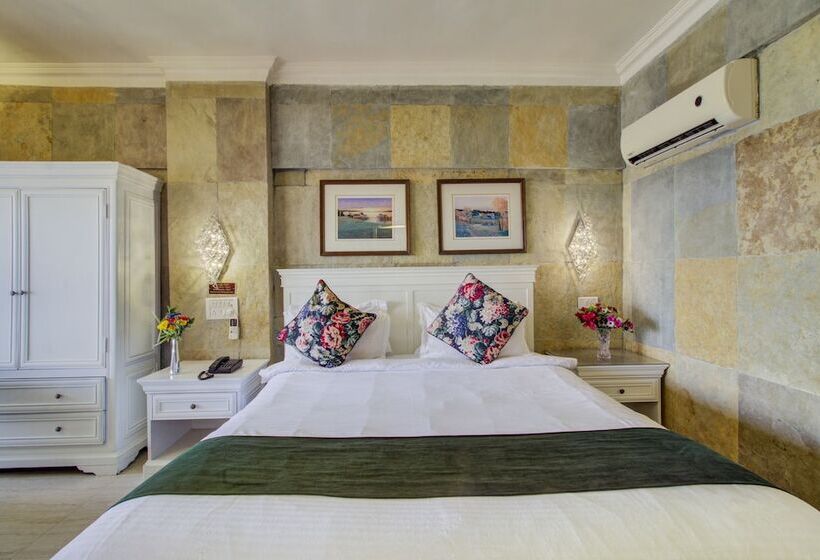 Номер Стандарт, Ravine