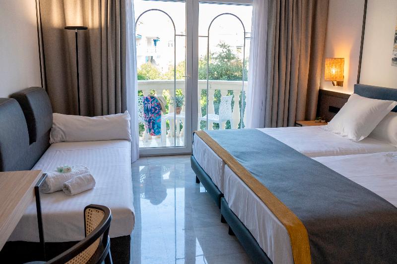 Номер Стандарт, The Lit 13