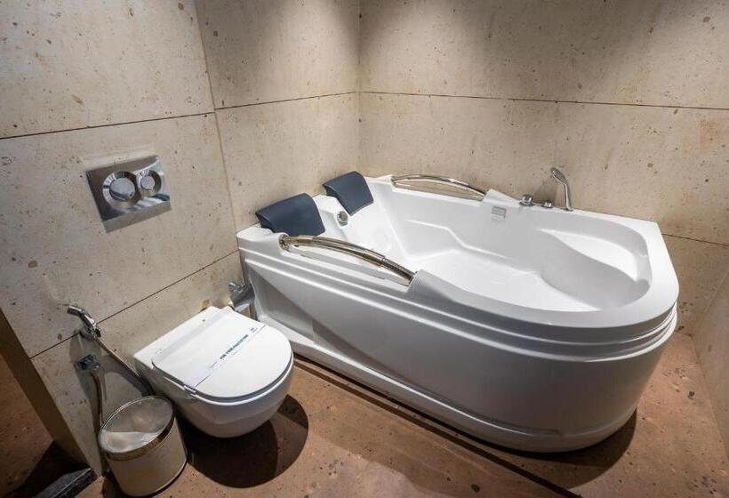 デラックスルーム, Treat Resort Silvassa