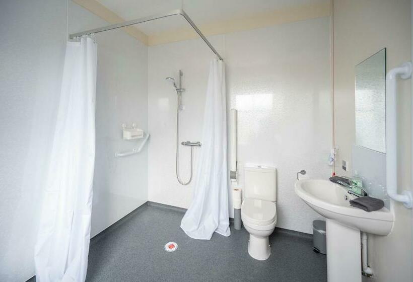 Четырехместный номер Премиум, Newcastleton Bunkhouse