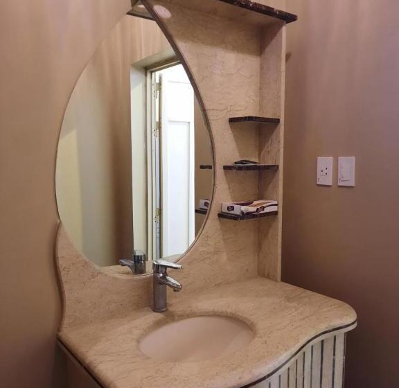 חדר אקונומי, شقق العنوان للوحدات المخدومة Alanwaan Apartments For Serviced Units