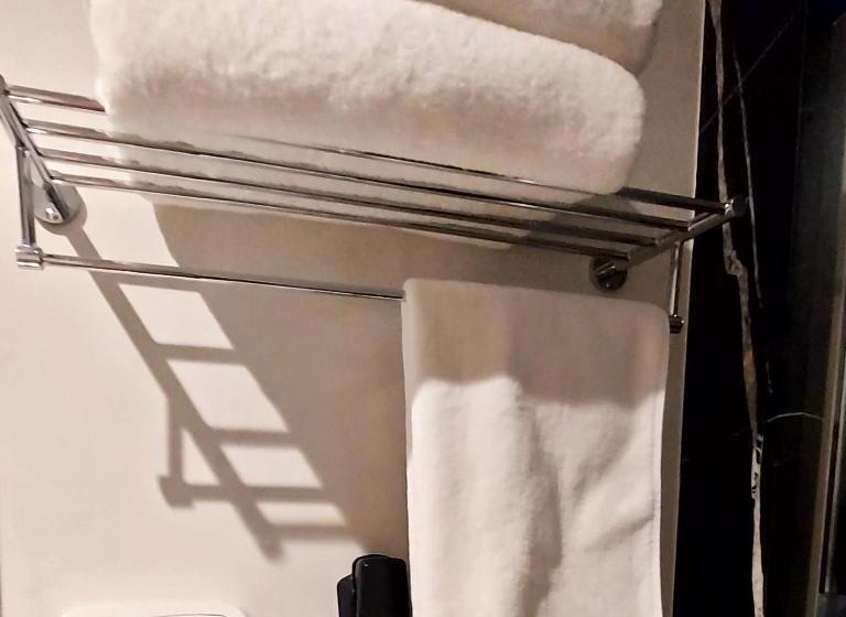 اتاق استاندارد, Atlantis Alger