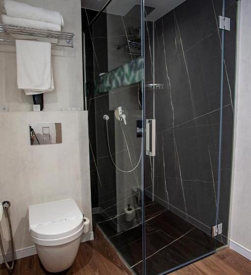 اتاق اکونومی, Atlantis Alger