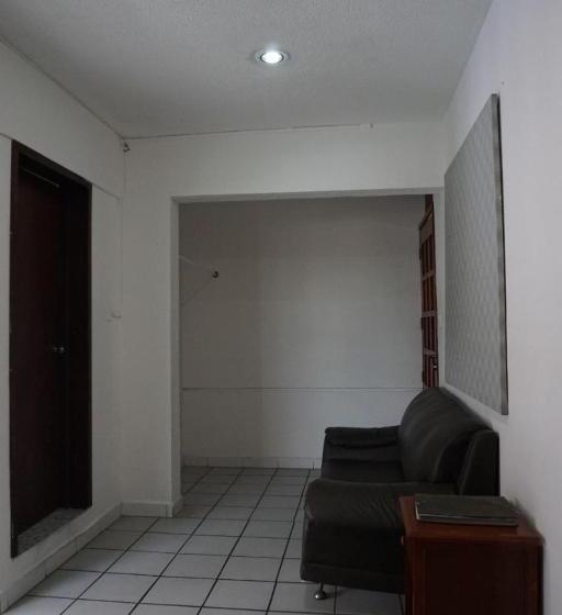 标准间, Hostelito