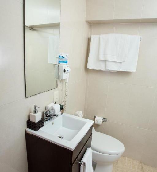 주니어 스위트, La Joya