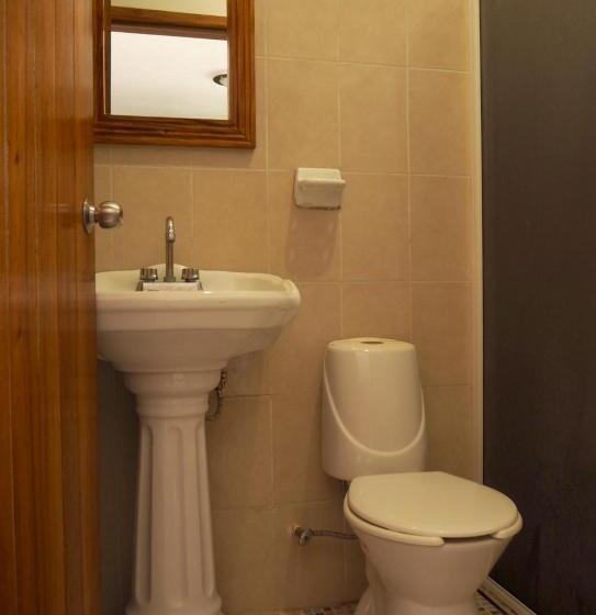 غرفة قياسية ثلاثية, Maya Balam