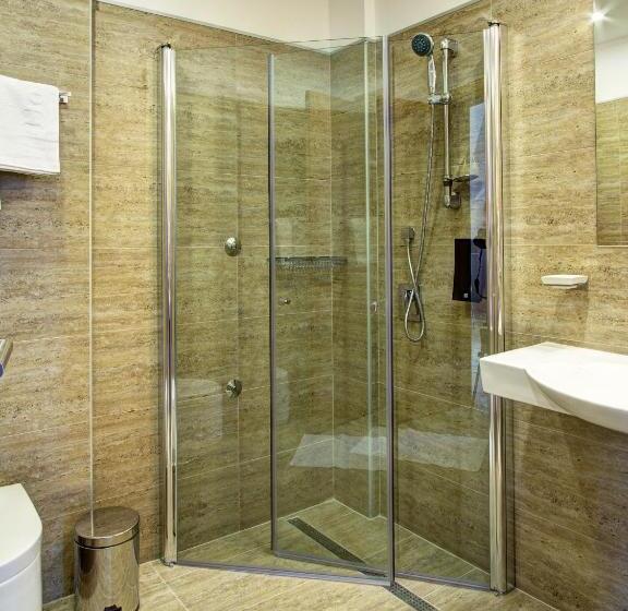 اتاق استاندارد با بالکن, Mir