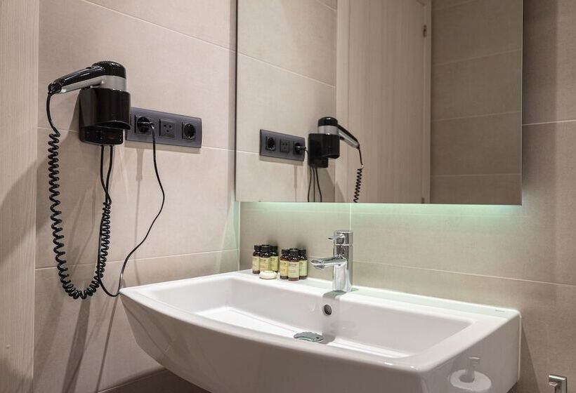 اتاق استاندارد چهار تخته, Plaza Goya Rooms