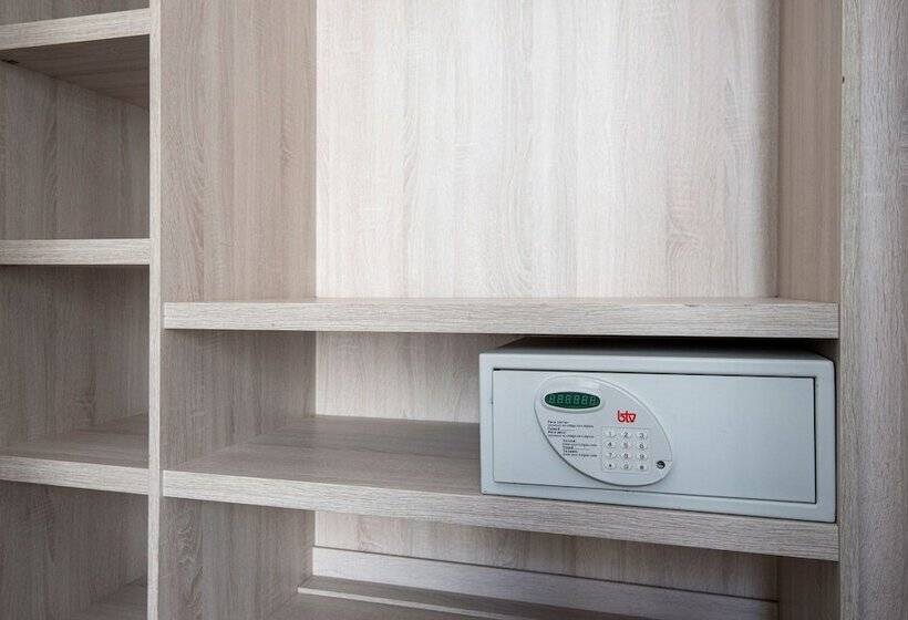 اتاق استاندارد چهار تخته, Plaza Goya Rooms