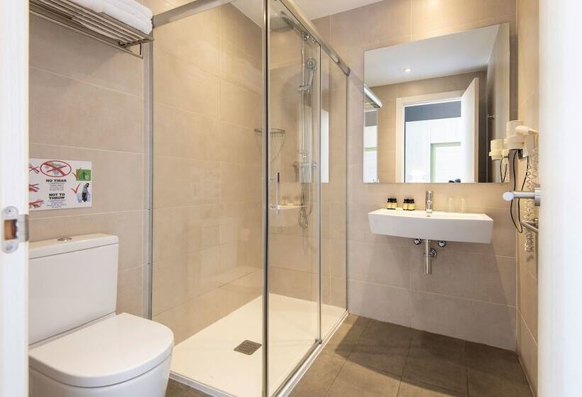 اتاق استاندارد سه تخته با بالکن, Plaza Goya Rooms