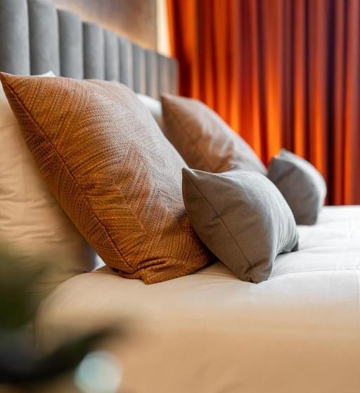 Номер Superior, Van Der Valk Hotel Mons Congres & Spa