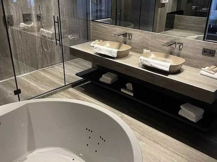 スイート, Van Der Valk Hotel Mons Congres & Spa