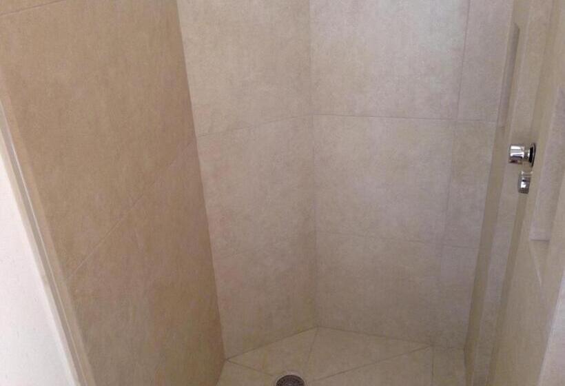 2ダブルベッドのスタンダードルーム, Zihua Express