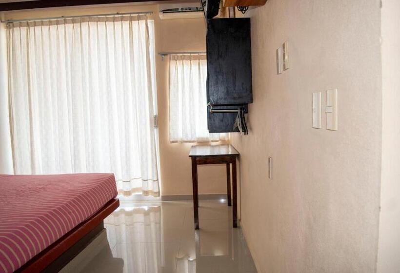 キングサイズベッドのスタンダードルーム, Zihua Express