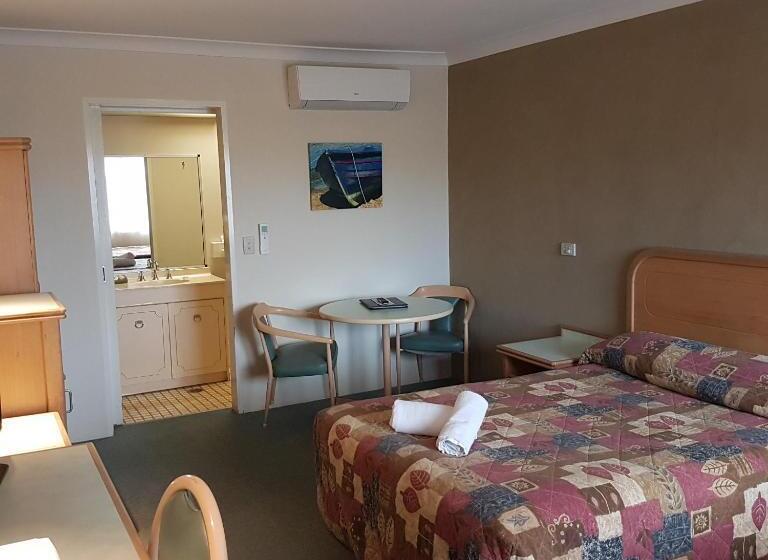 带特大床的标准间, Chelsea Motor Inn