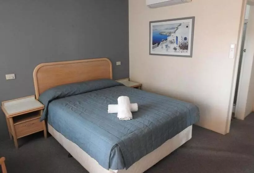 اتاق استاندارد سه نفره, Chelsea Motor Inn