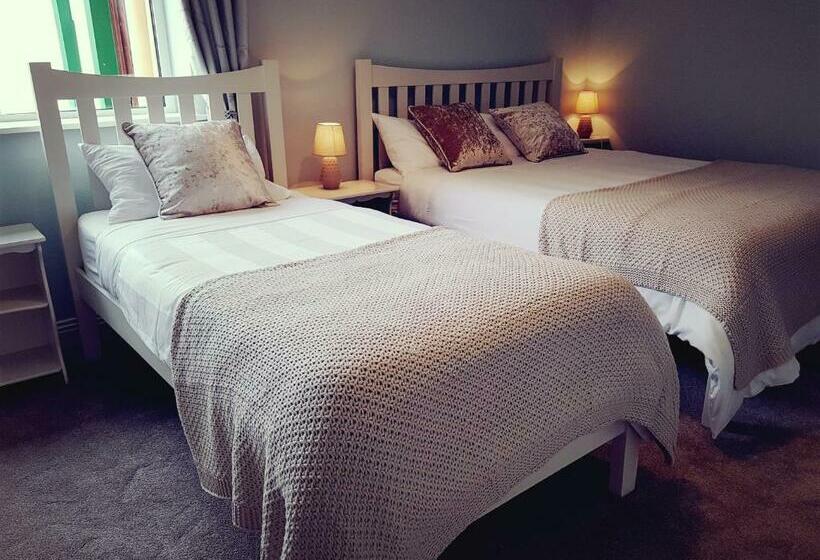 豪华三人间, Fairwinds Guest Accommodation