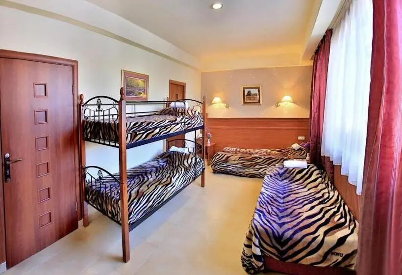اتاق استاندارد چهار تخته, Hostel Jupiter