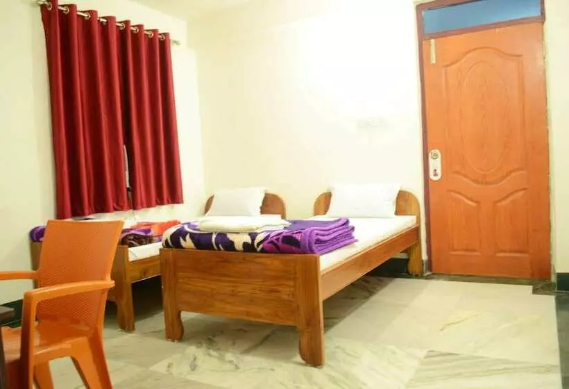 اتاق لوکس, Alok House